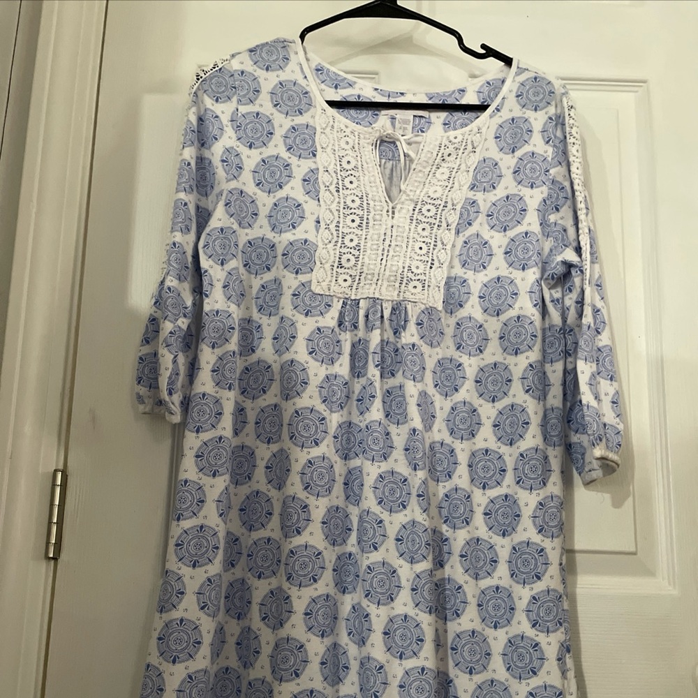 Blue and White Patterned Women's small nightgown